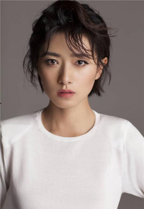 万茜行李爆料视频播放,揭秘明星出行必备清单 第1张 万茜行李爆料视频播放,揭秘明星出行必备清单 第1张