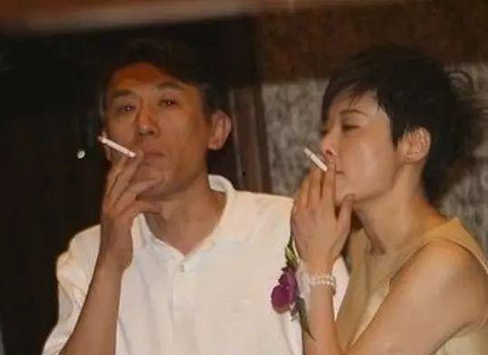 明星抽烟爆料视频播放下载,揭秘娱乐圈烟云背后的真实画面 第3张 明星抽烟爆料视频播放下载,揭秘娱乐圈烟云背后的真实画面 第3张